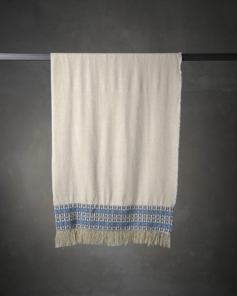 FEACI.D1 - White, 140cm x 190cm